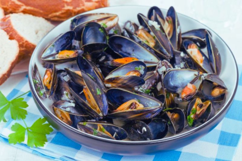 preparar mejillones al vino blanco